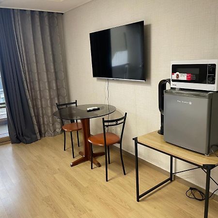 Spacious Luxury Condo W/ Kitchen Beside Hilton Clark D'Heights Анхелес Экстерьер фото