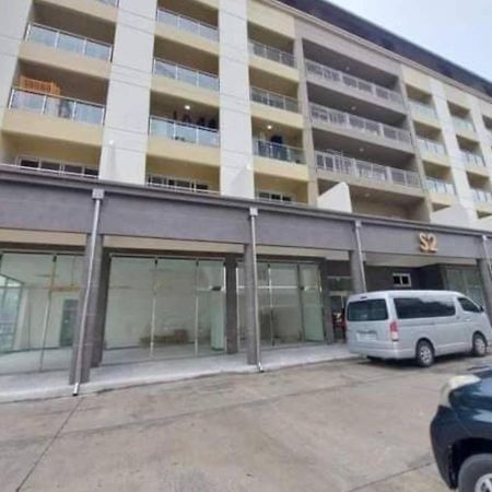 Spacious Luxury Condo W/ Kitchen Beside Hilton Clark D'Heights Анхелес Экстерьер фото