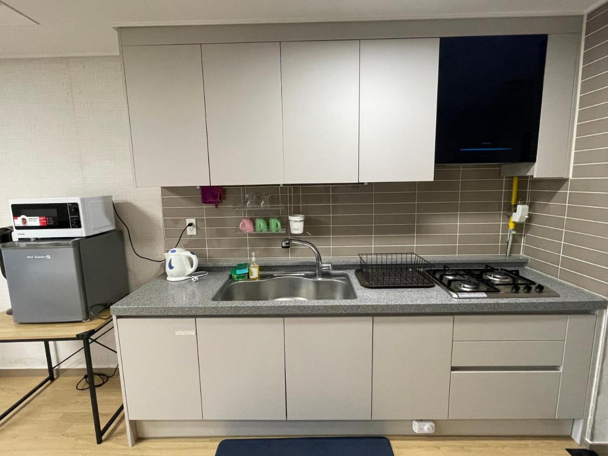 Spacious Luxury Condo W/ Kitchen Beside Hilton Clark D'Heights Анхелес Экстерьер фото