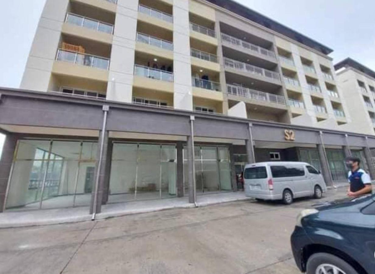 Spacious Luxury Condo W/ Kitchen Beside Hilton Clark D'Heights Анхелес Экстерьер фото